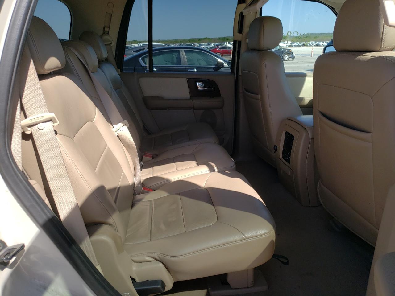Photo 6 from auction – 2006 FORD EXPEDITION with VIN 1FMFU19546LA50289