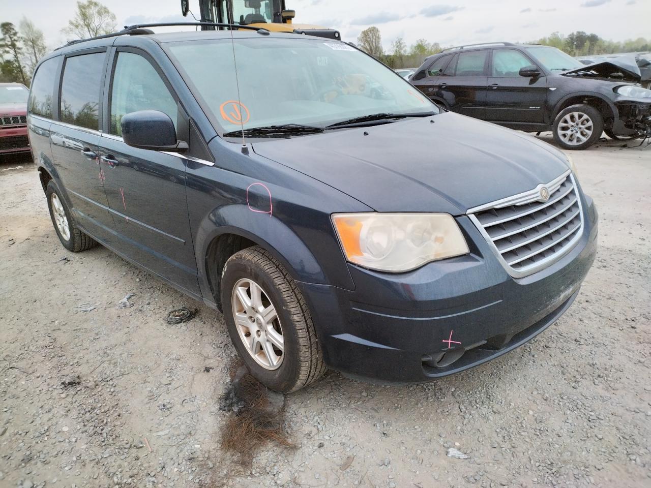 CHRYSLER TOWN & COU 2008 with VIN 2A8HR54PX8R637310 - Photo from auction