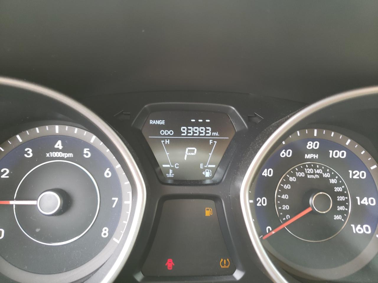 Photo 8 from auction – 2011 HYUNDAI ELANTRA GL with VIN 5NPDH4AE8BH010907