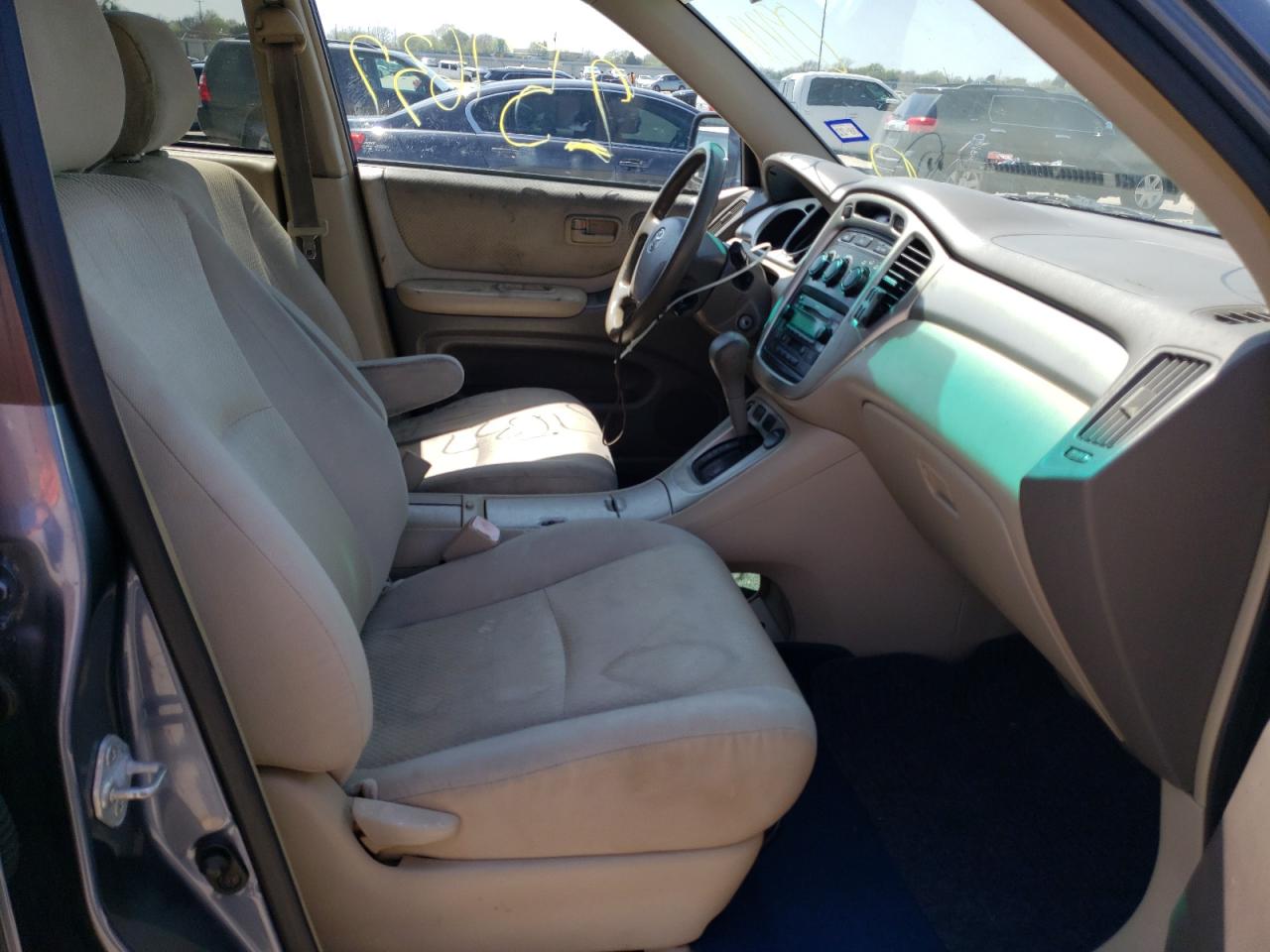Photo 5 from auction – 2004 TOYOTA HIGHLANDER with VIN JTEGD21A540092181