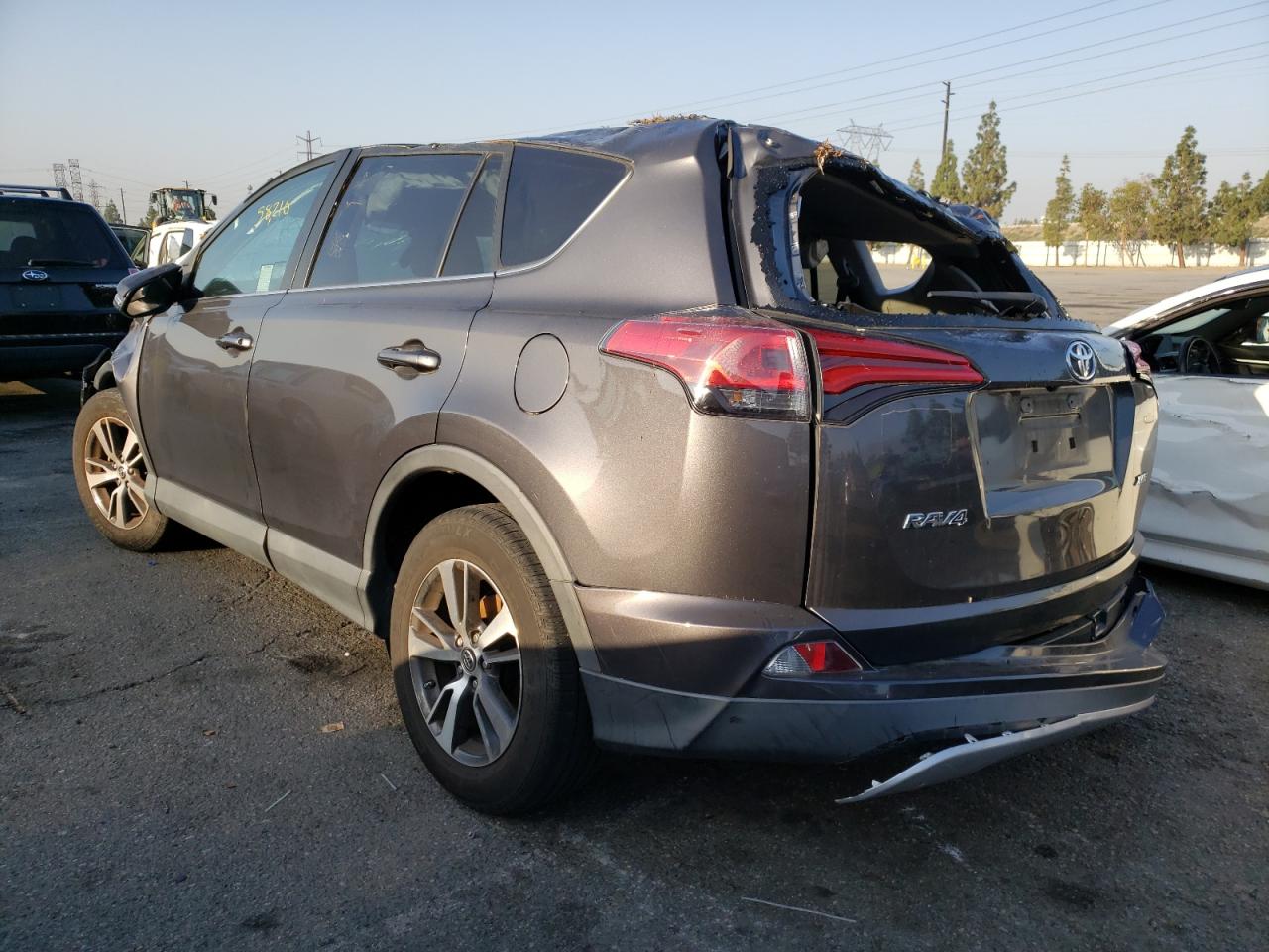 Photo 3 from auction – 2016 TOYOTA RAV4 XLE with VIN 2T3WFREV8GW235091