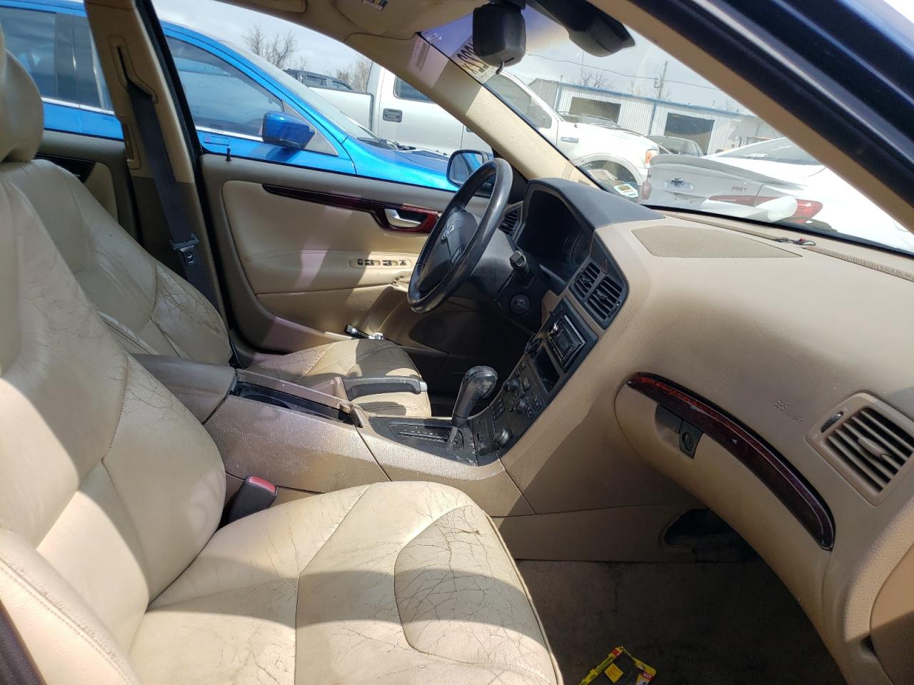 Photo 5 from auction – 2004 VOLVO S60 with VIN YV1RS61T442378470