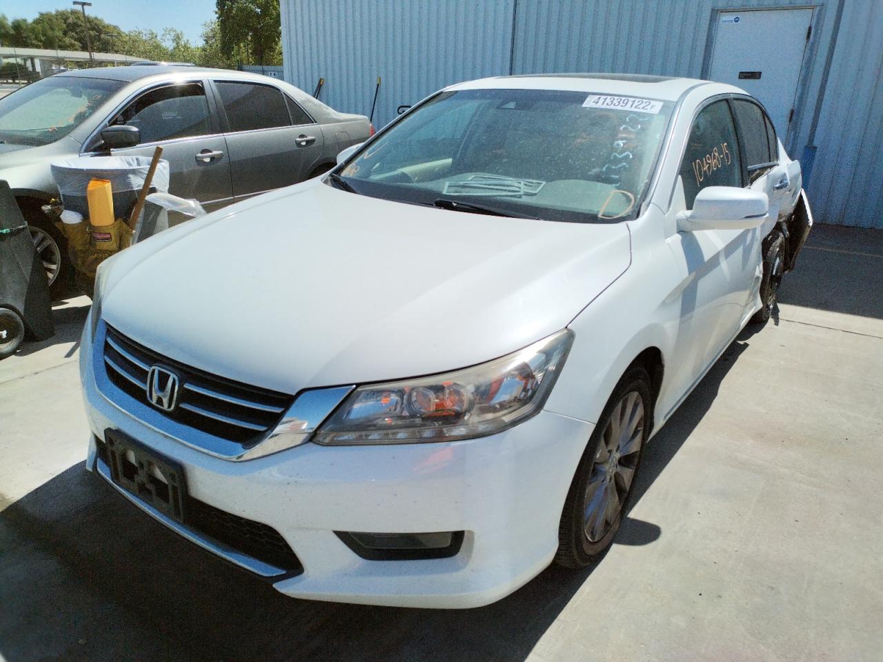 Photo 2 from auction – 2015 HONDA ACCORD TOU with VIN 1HGCR3F91FA028811