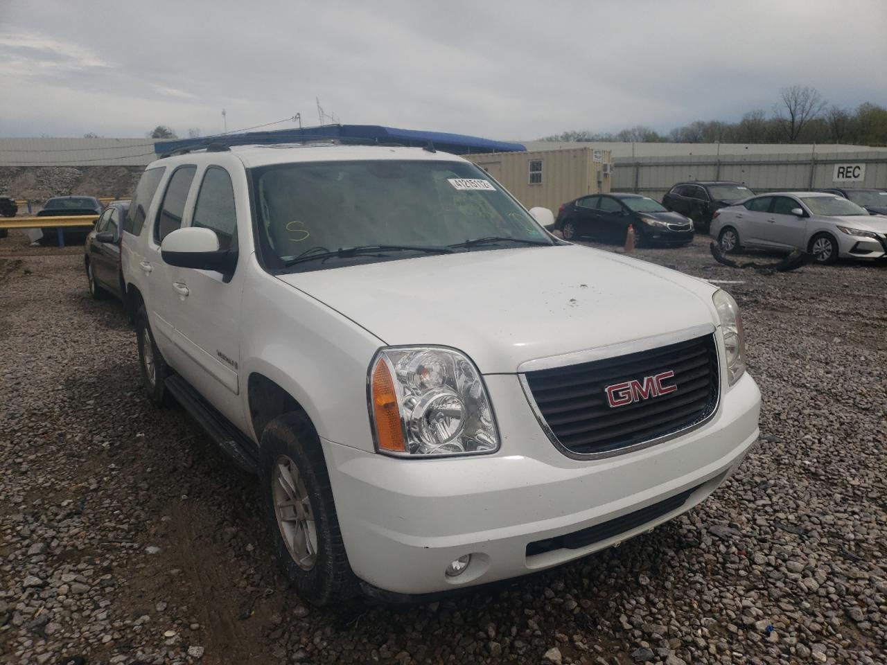 GMC YUKON 2007 with VIN 1GKFC13J07J101947 - Photo from auction