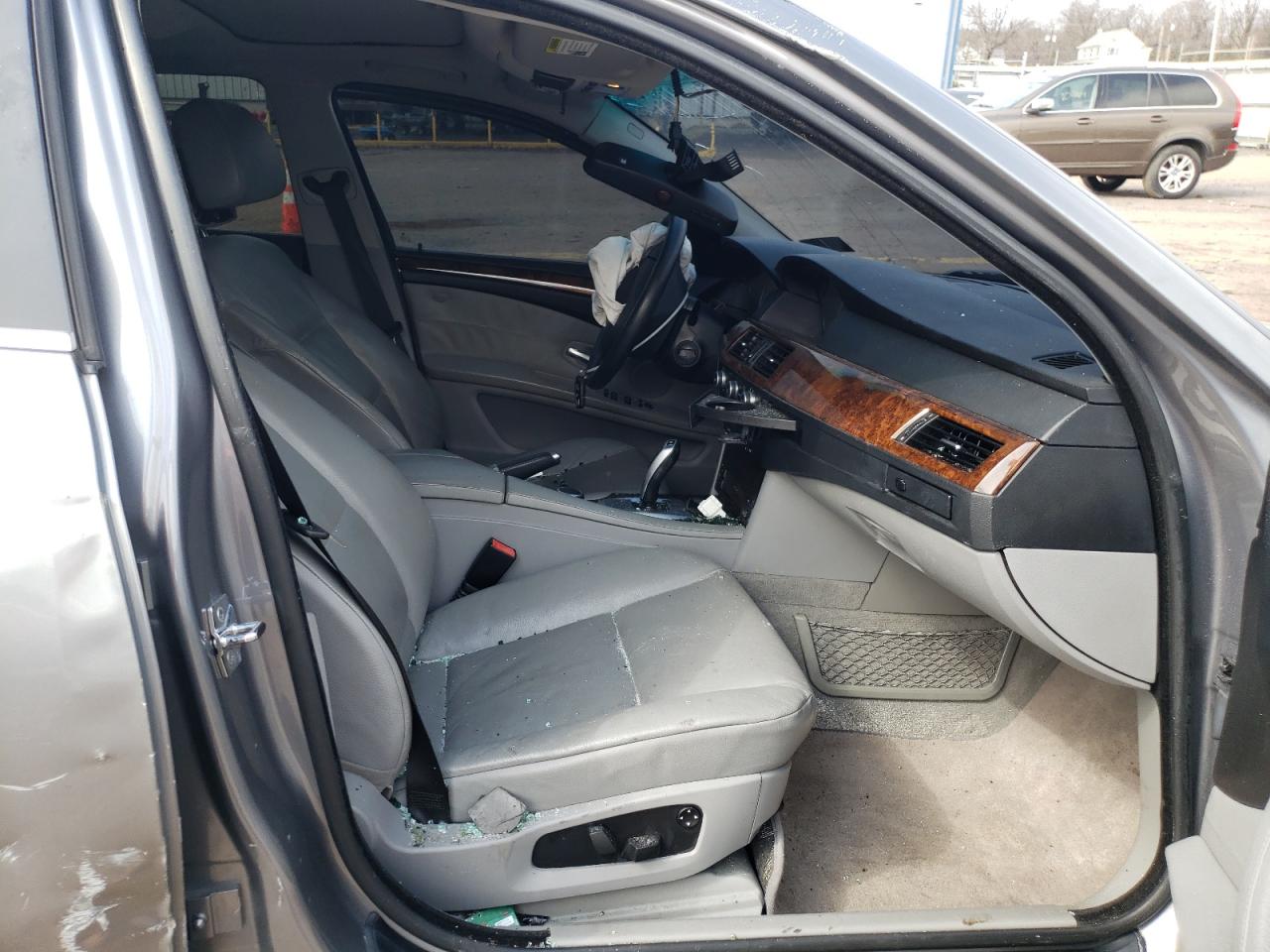 Photo 5 from auction – 2008 BMW 528 XI with VIN WBANV13508CZ59832