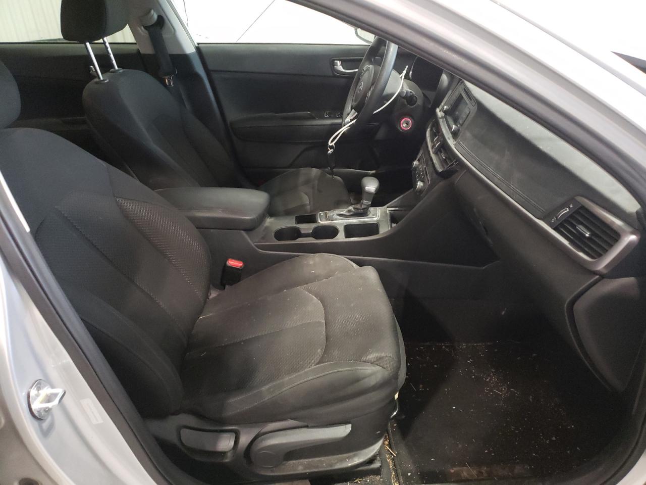 Photo 5 from auction – 2016 KIA OPTIMA LX with VIN 5XXGT4L38GG025322