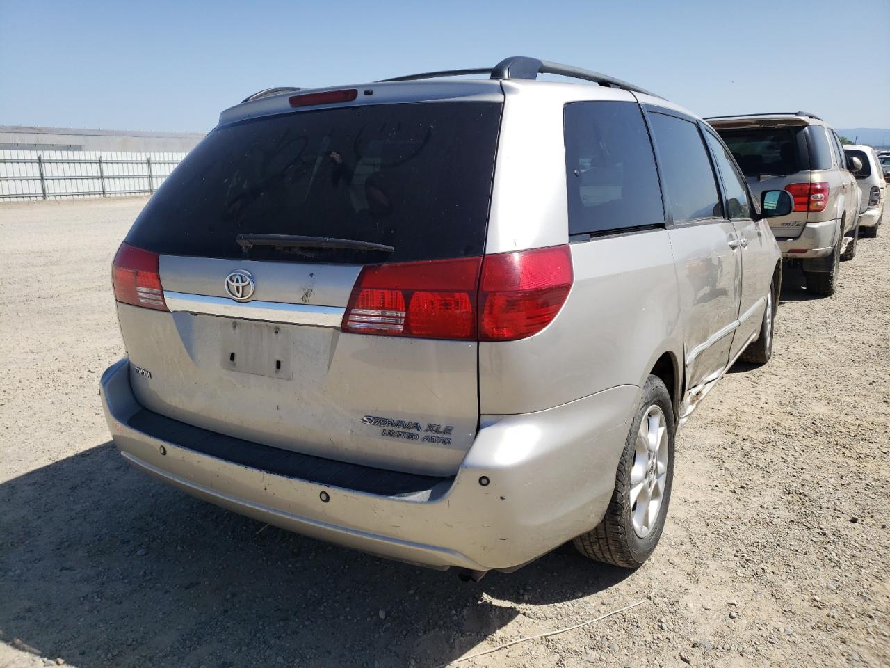 Photo 4 from auction – 2004 TOYOTA SIENNA XLE with VIN 5TDBA22C64S021978