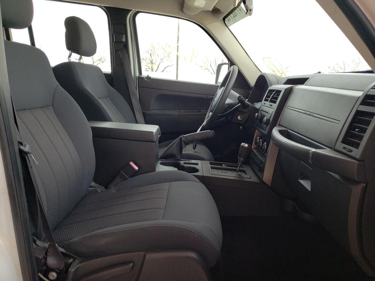 Photo 5 from auction – 2012 JEEP LIBERTY SP with VIN 1C4PJLAK8CW201451
