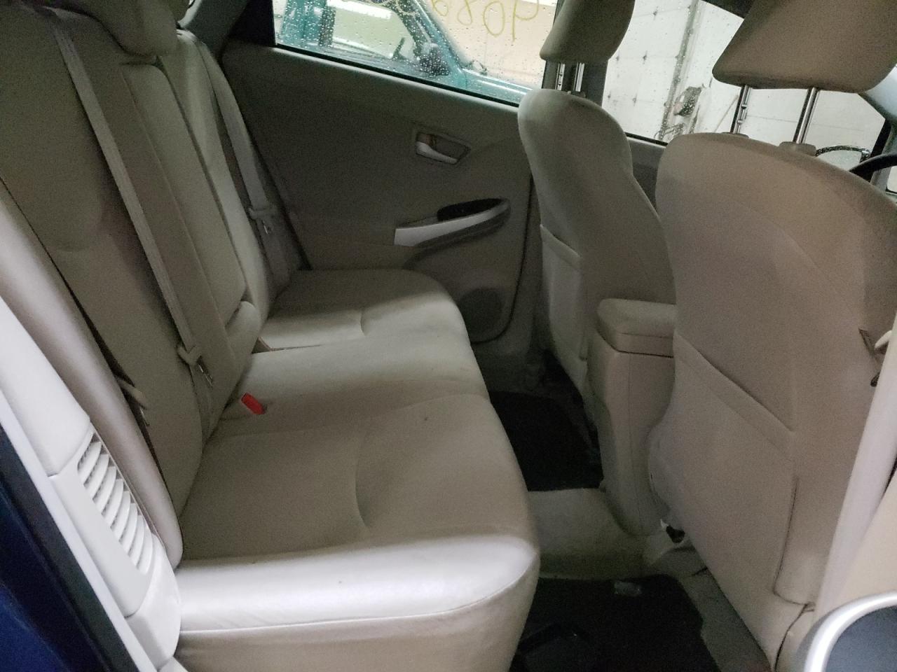 Photo 6 from auction – 2011 TOYOTA PRIUS with VIN JTDKN3DUXB0285432