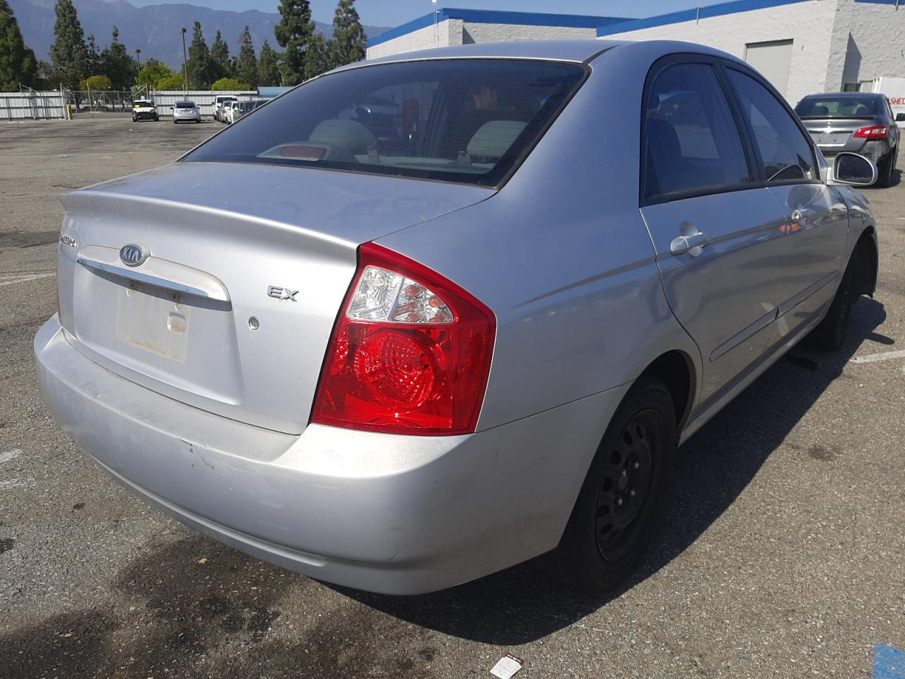 Photo 4 from auction – 2004 KIA SPECTRA LX with VIN KNAFE122545032058