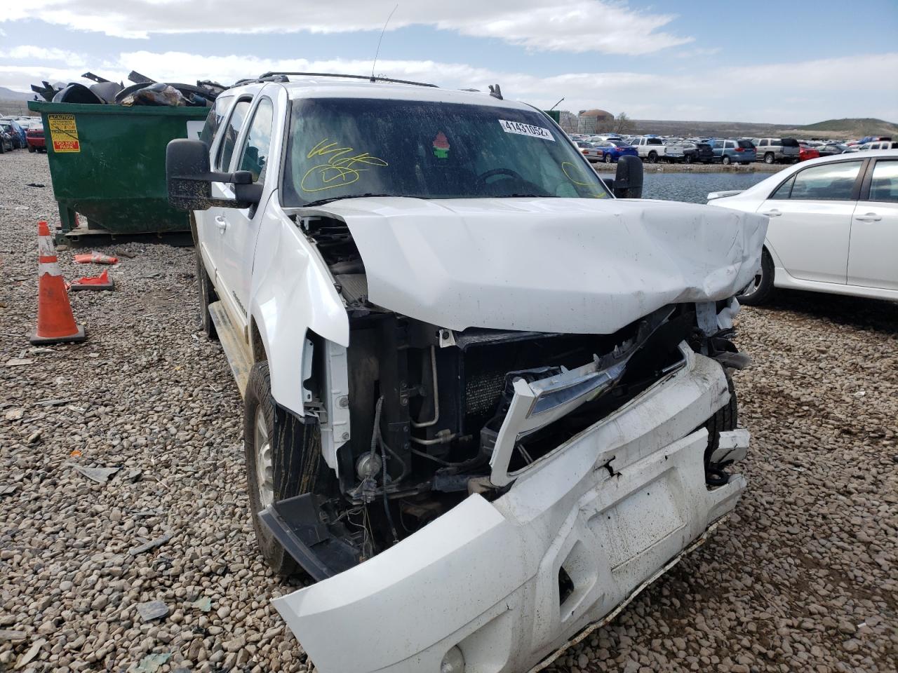 CHEVROLET SUBURBAN K 2011 with VIN 1GNWKMEG2BR361513 - Photo from auction