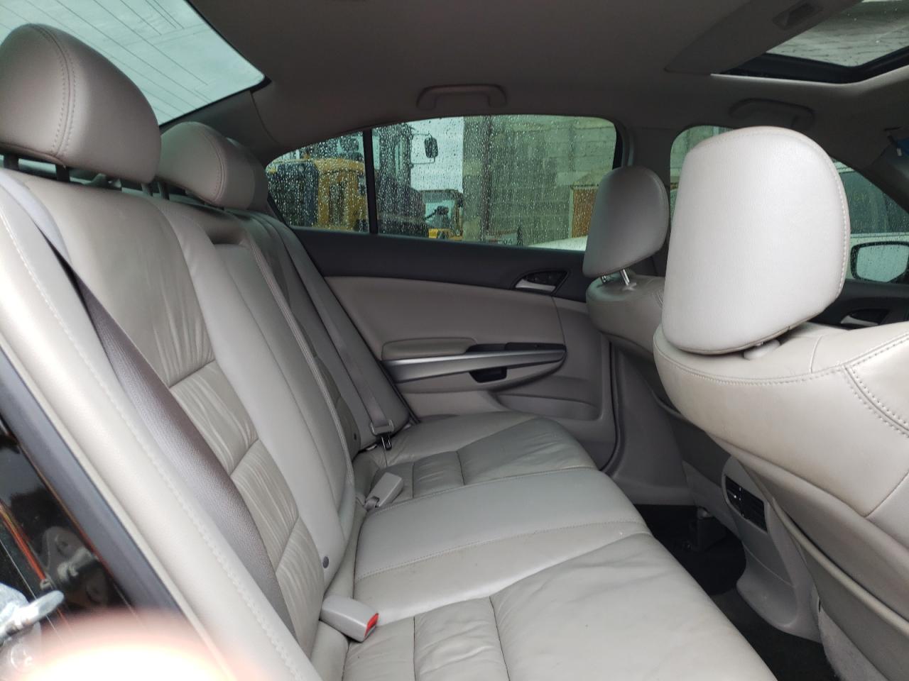 Photo 6 from auction – 2010 HONDA ACCORD EXL with VIN 1HGCP2F84AA001067