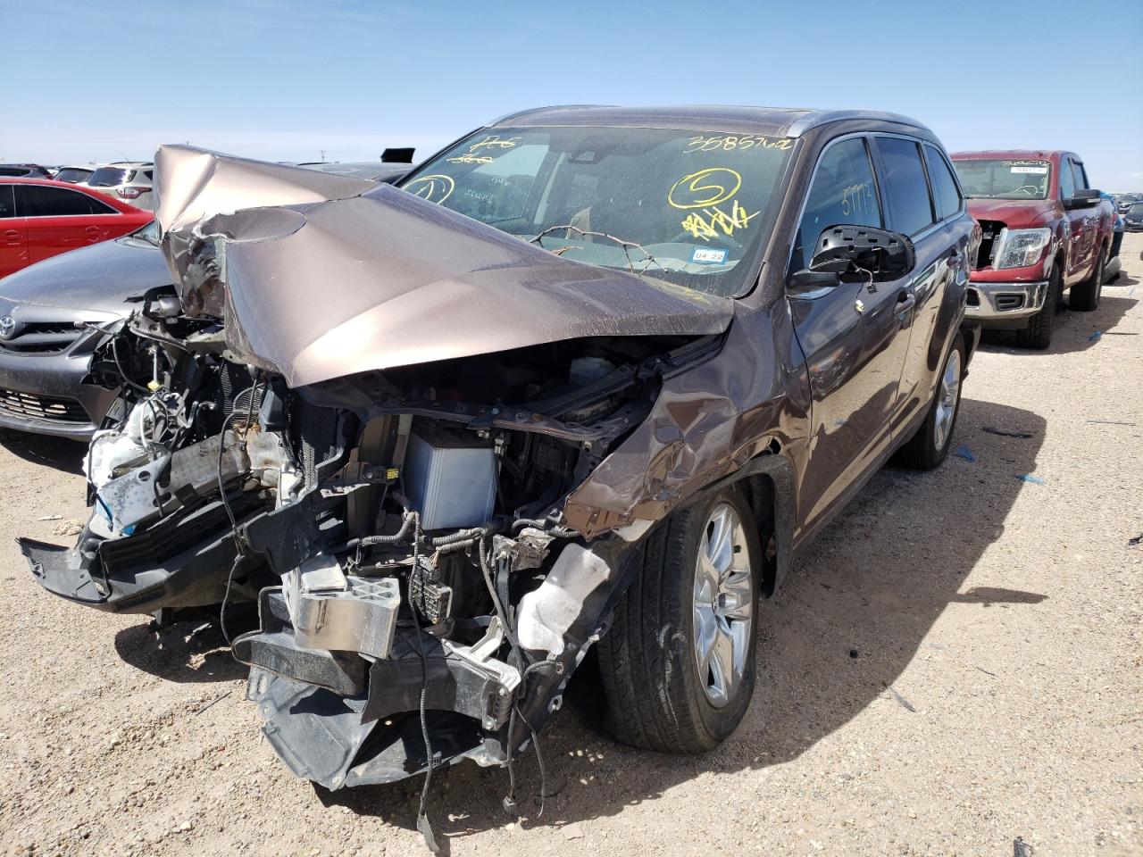 Photo 3 from auction – 2017 TOYOTA HIGHLANDER with VIN 5TDYZRFH0HS233413