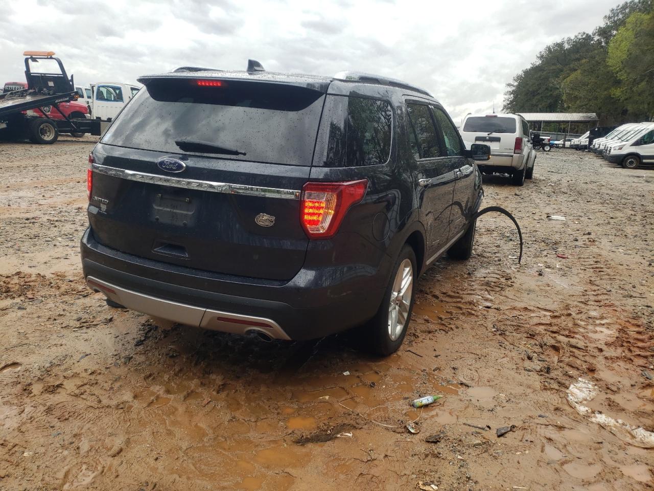Photo 4 from auction – 2017 FORD EXPLORER L with VIN 1FM5K7F83HGB49331