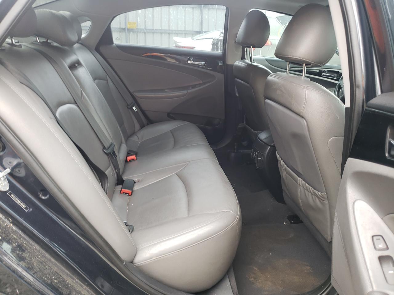 Photo 6 from auction – 2011 HYUNDAI SONATA SE with VIN 5NPEC4AC8BH301621