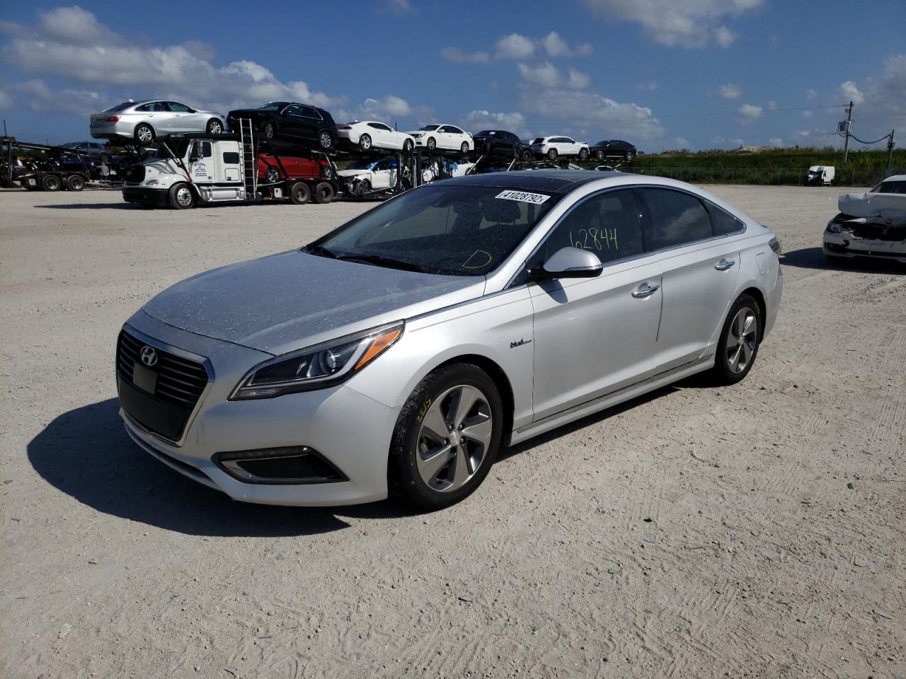 Photo 2 from auction – 2016 HYUNDAI SONATA HYB with VIN KMHE34L10GA008320