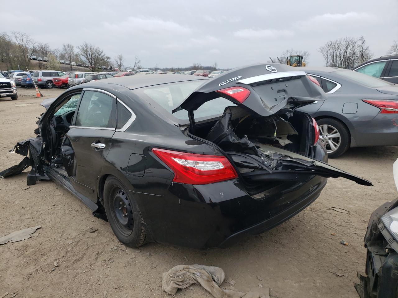 Photo 3 from auction – 2017 NISSAN ALTIMA 2.5 with VIN 1N4AL3AP0HC143572