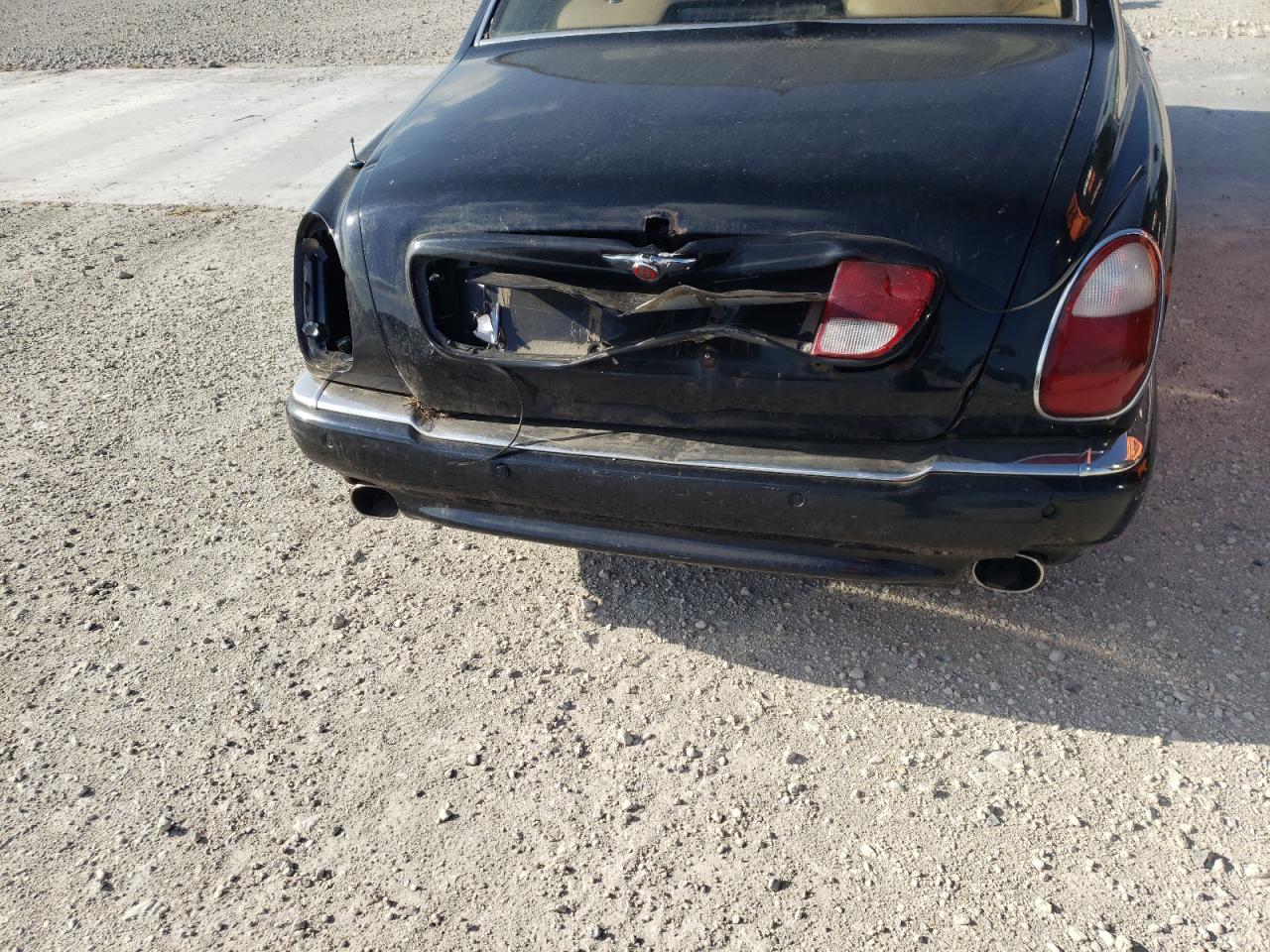 Photo 9 from auction – 2001 BENTLEY ARNAGE with VIN SCBLC31E71CX05865