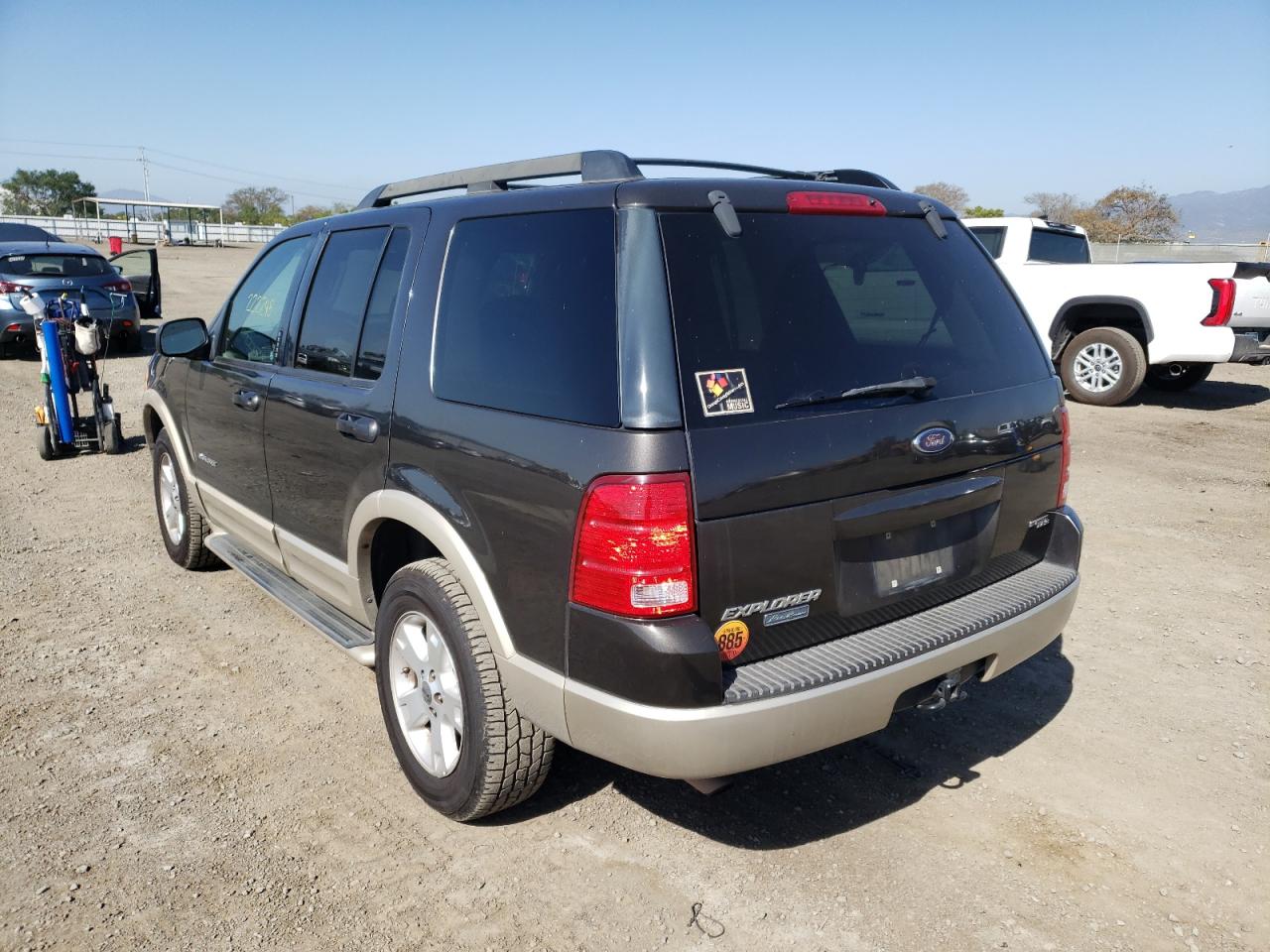 Photo 3 from auction – 2005 FORD EXPLORER E with VIN 1FMZU64E05ZA26990