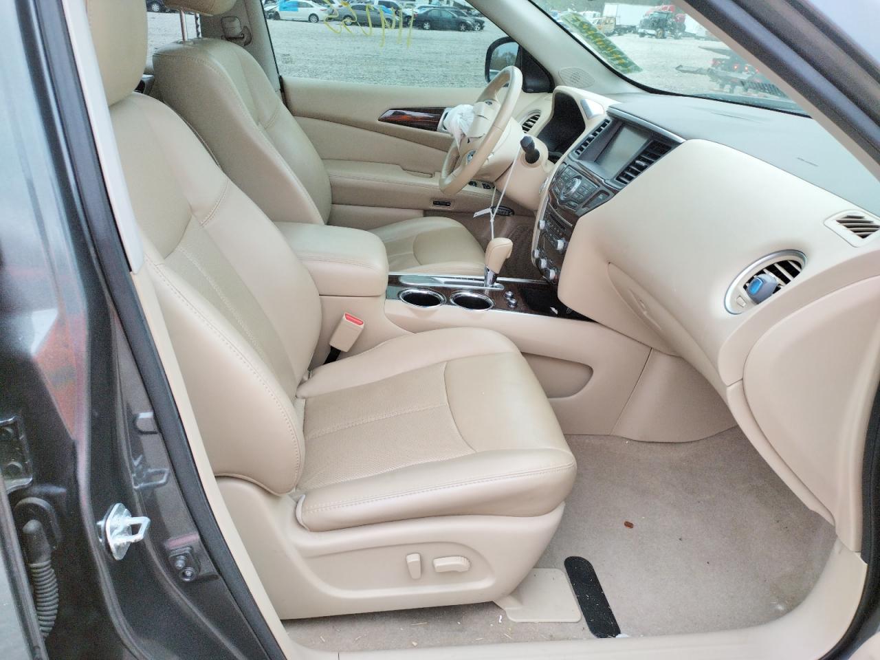 Photo 5 from auction – 2015 NISSAN PATHFINDER with VIN 5N1AR2MN1FC627692