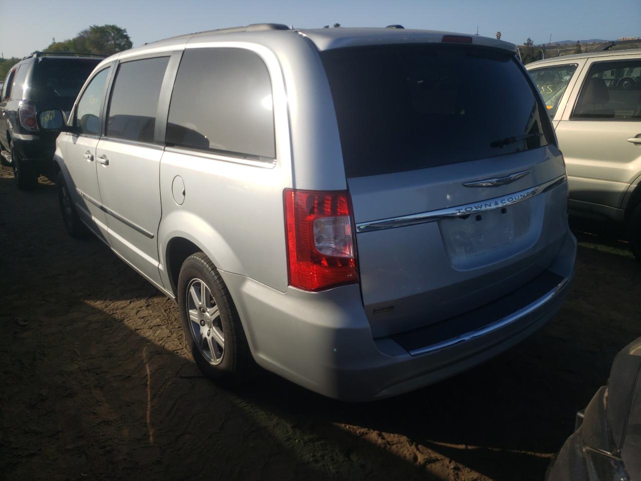 Photo 3 from auction – 2012 CHRYSLER TOWN & COU with VIN 2C4RC1BG3CR313729
