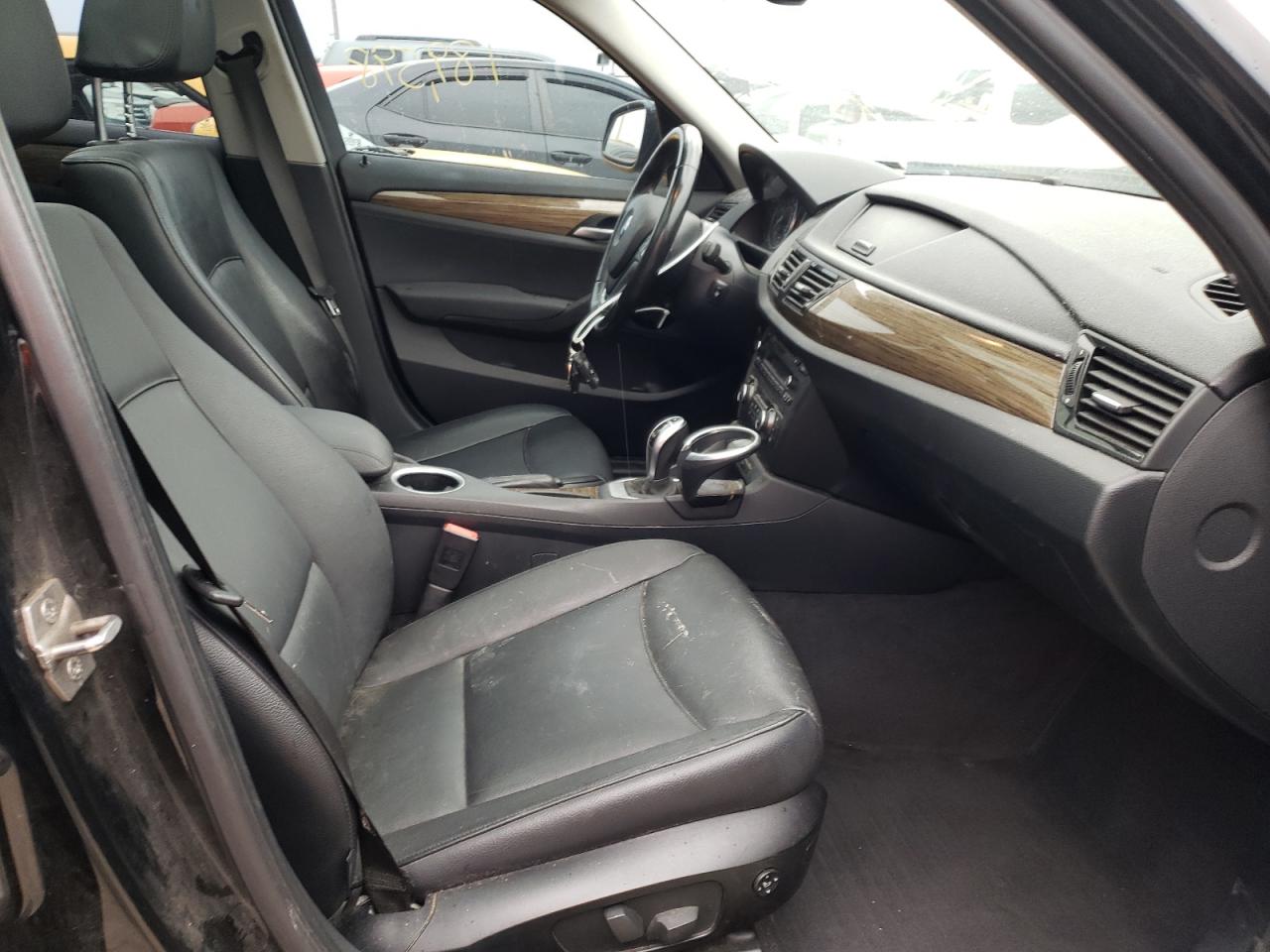 Photo 5 from auction – 2013 BMW X1 XDRIVE2 with VIN WBAVL1C51DVR83075