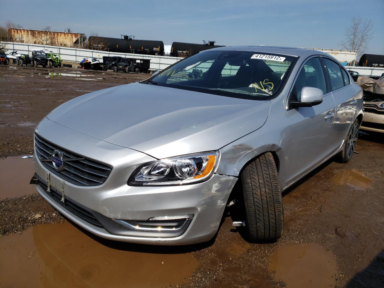 Photo 2 from auction – 2015 VOLVO S60 PLATIN with VIN YV149MFD6F1316539
