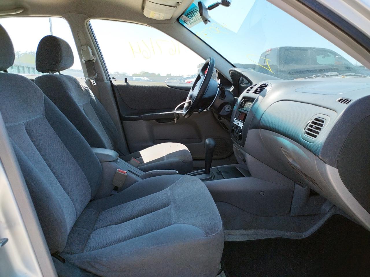 Photo 5 from auction – 2001 MAZDA PROTEGE LX with VIN JM1BJ225610430739