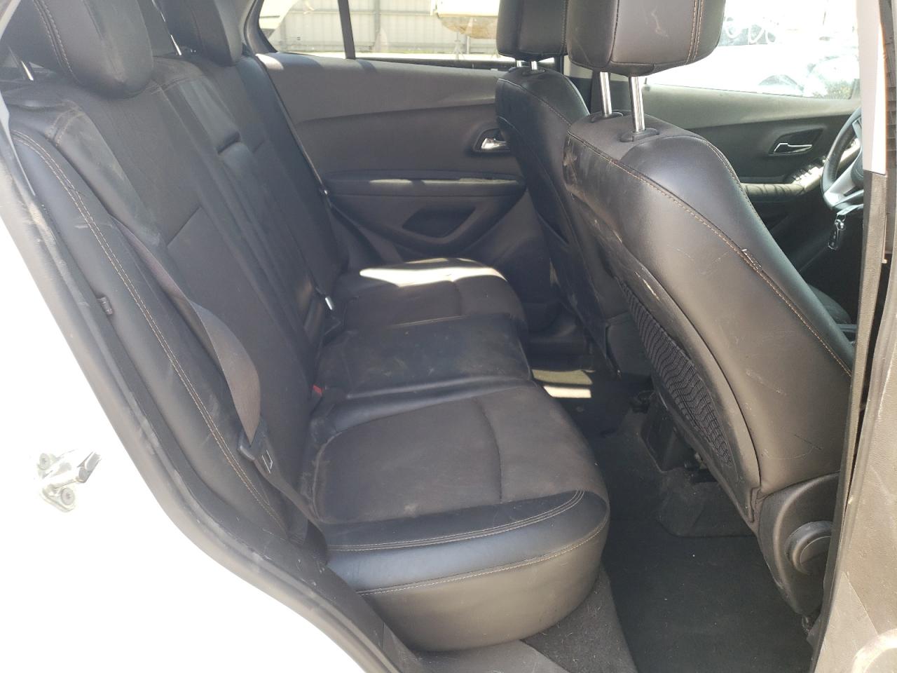 Photo 6 from auction – 2018 CHEVROLET TRAX 1LT with VIN 3GNCJLSB3JL163148