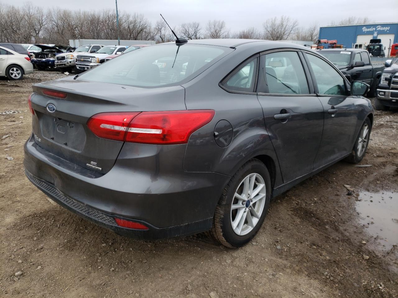 Photo 4 from auction – 2015 FORD FOCUS SE with VIN 1FADP3F23FL231317