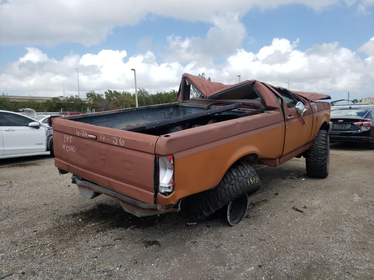 Photo 4 from auction – 1988 FORD F150 with VIN 1FTEF14Y2JNB20140