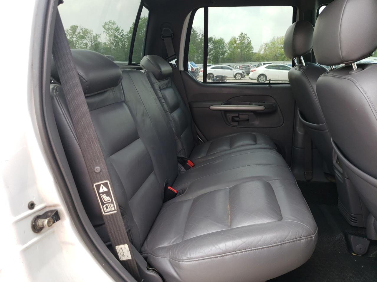 Photo 6 from auction – 2002 FORD EXPLORER S with VIN 1FMZU67E52UB26264