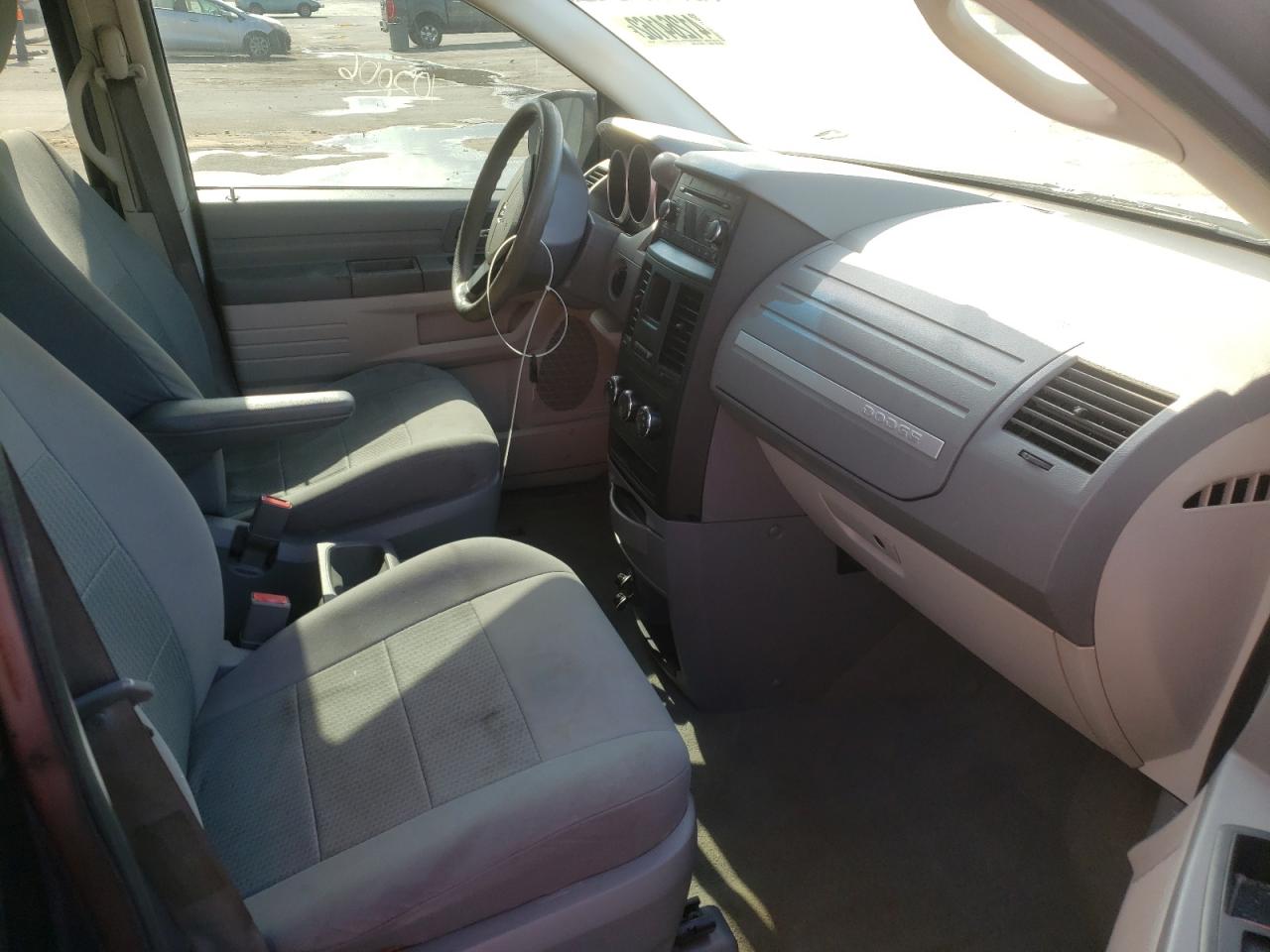 Photo 5 from auction – 2008 DODGE GRAND CARA with VIN 2D8HN44H78R118769