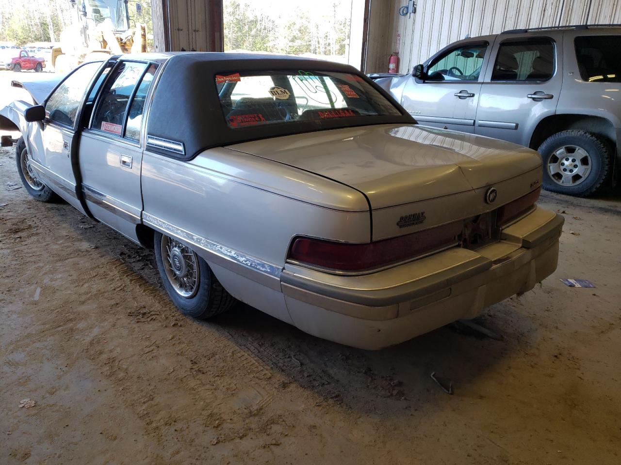 Фото 3 с аукциона – 1992 BUICK ROADMASTER с VIN 1G4BN5374NR403459