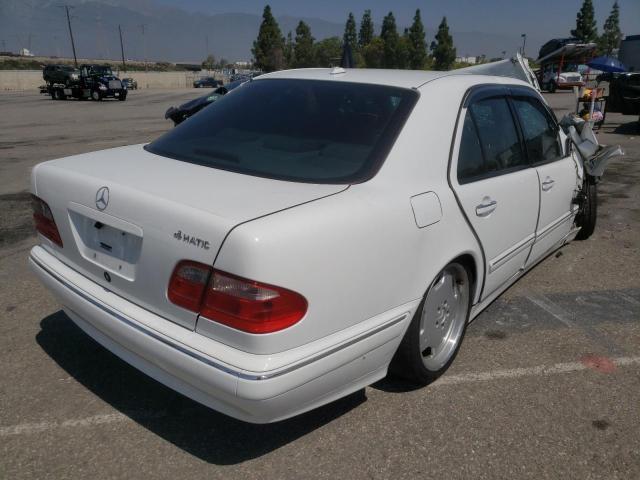 Photo 4 from auction – 2000 MERCEDES-BENZ E 320 4MAT with VIN WDBJF82J0YX035565
