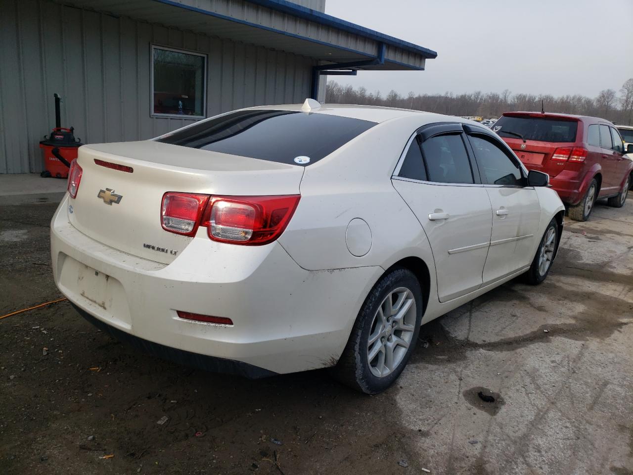 Photo 4 from auction – 2014 CHEVROLET MALIBU 1LT with VIN 1G11C5SL2EF183060