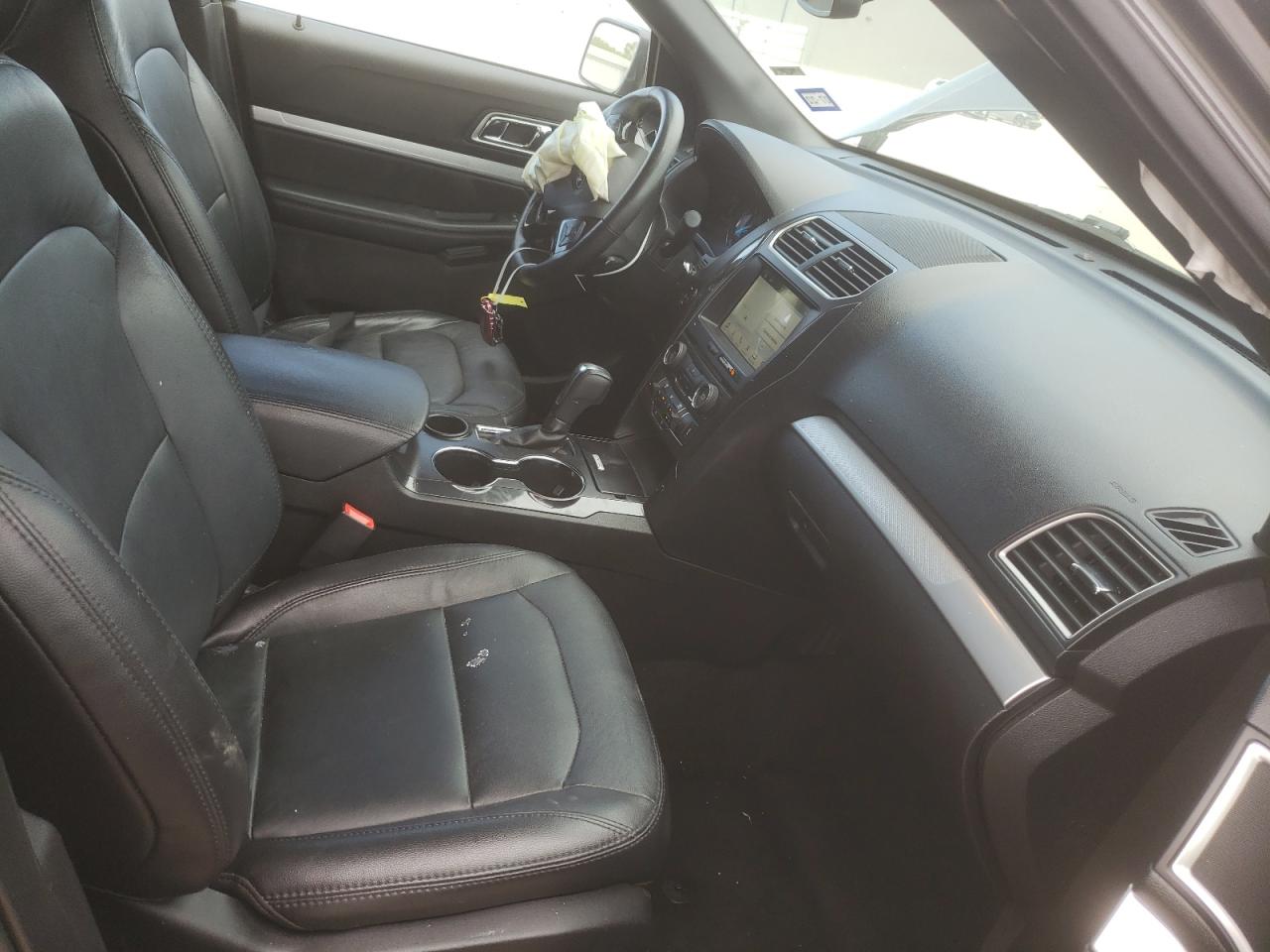 Photo 5 from auction – 2017 FORD EXPLORER X with VIN 1FM5K7D85HGD14217