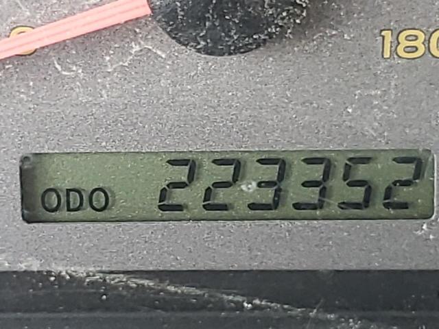 Photo 8 from auction – 2004 TOYOTA SEQUOIA LI with VIN 5TDBT48A34S216528