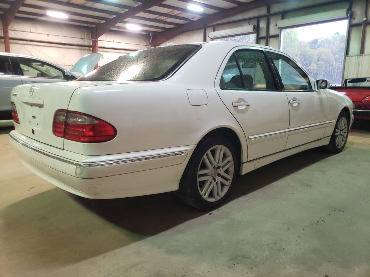 Photo 4 from auction – 2002 MERCEDES-BENZ E 430 with VIN WDBJF70J62B439830