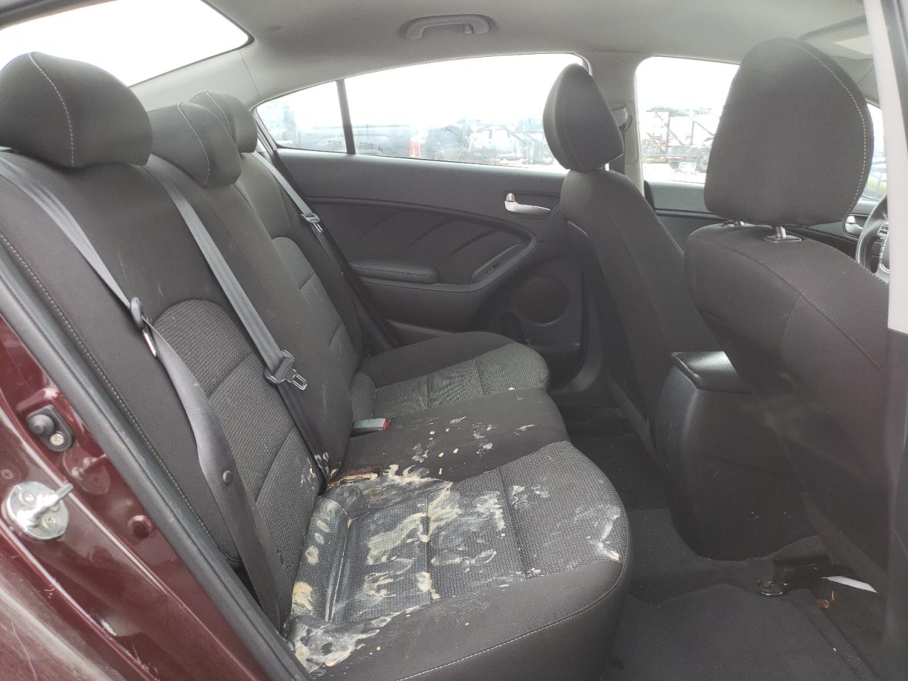 Photo 6 from auction – 2018 KIA FORTE LX with VIN 3KPFK4A78JE259965