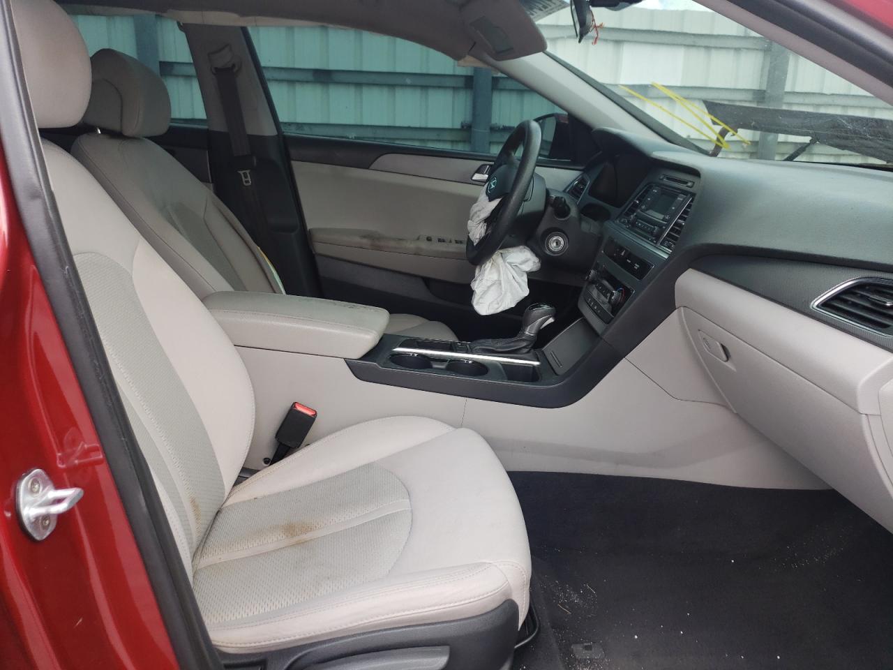 Photo 5 from auction – 2016 HYUNDAI SONATA SE with VIN 5NPE24AF1GH407395
