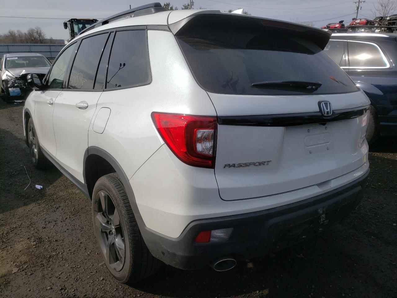 Photo 3 from auction – 2021 HONDA PASSPORT E with VIN 5FNYF8H07MB006874