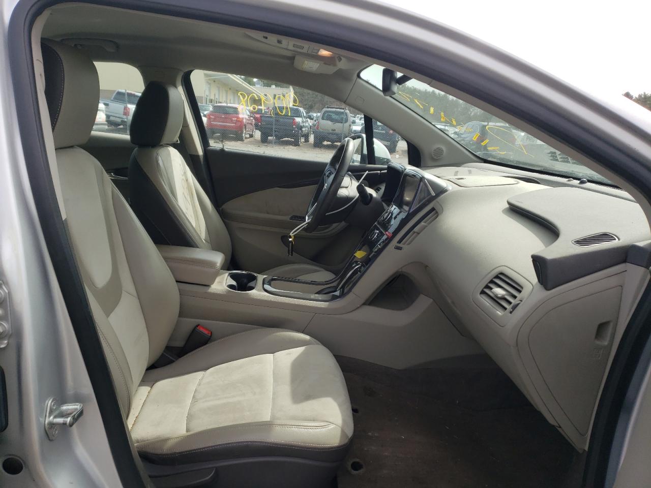 Photo 5 from auction – 2013 CHEVROLET VOLT with VIN 1G1RB6E4XDU146445