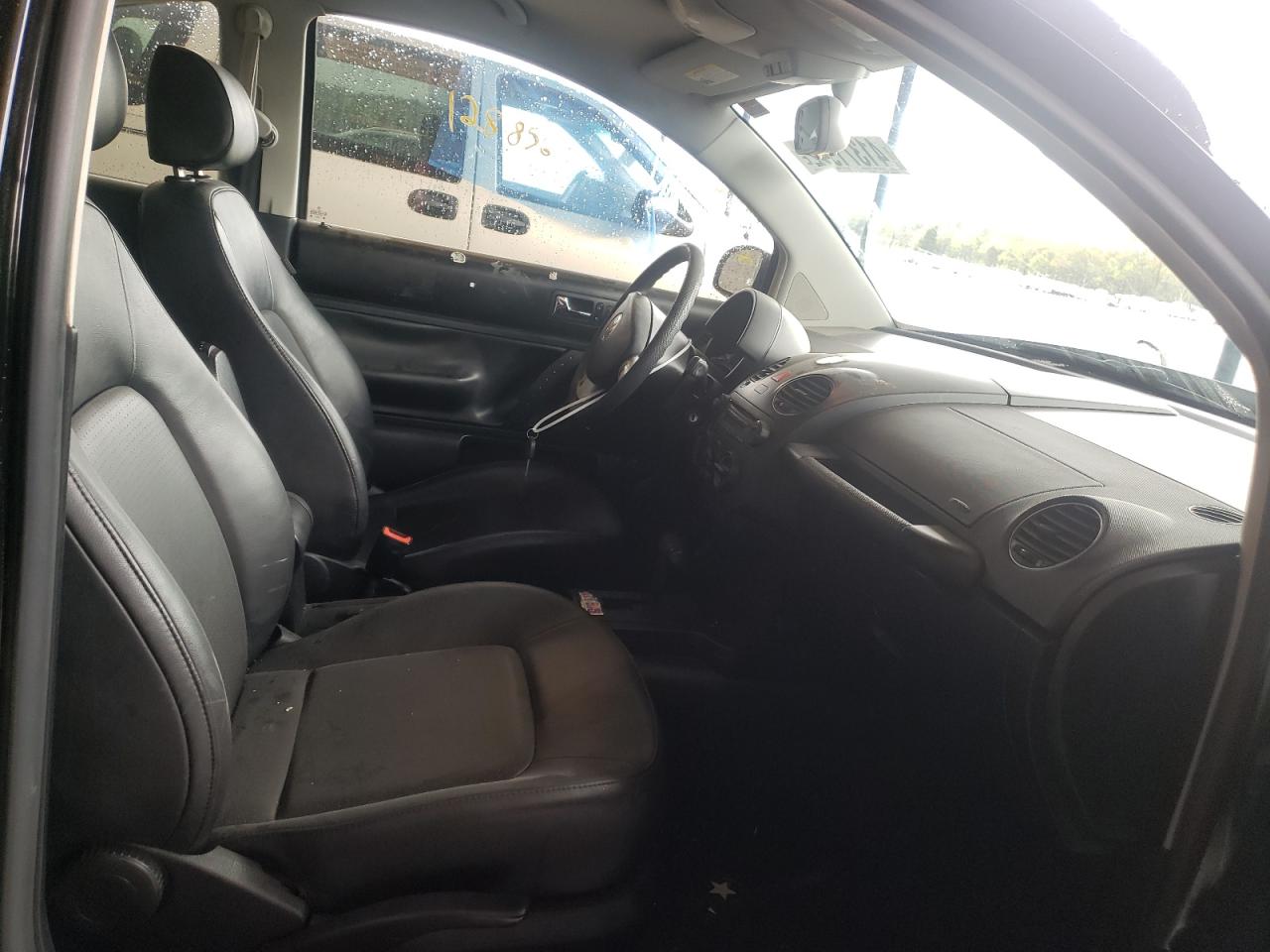 Photo 5 from auction – 2010 VOLKSWAGEN NEW BEETLE with VIN 3VWPG3AG0AM018355