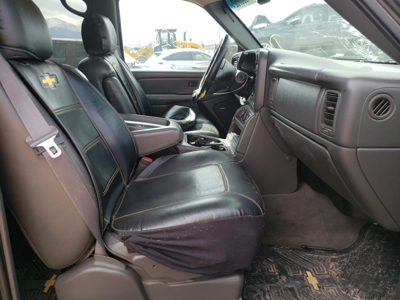 Photo 5 from auction – 2004 CHEVROLET AVALANCHE with VIN 3GNEK12T24G193497