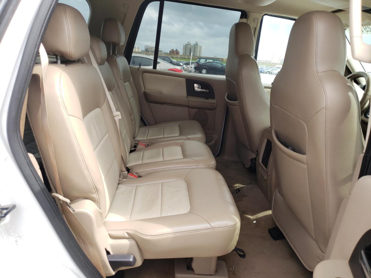 Photo 6 from auction – 2005 FORD EXPEDITION with VIN 1FMPU175X5LA23670