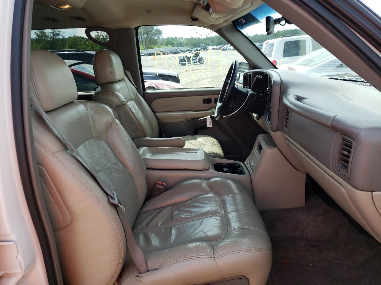 Photo 5 from auction – 2001 CHEVROLET SUBURBAN C with VIN 3GNEC16TX1G102401