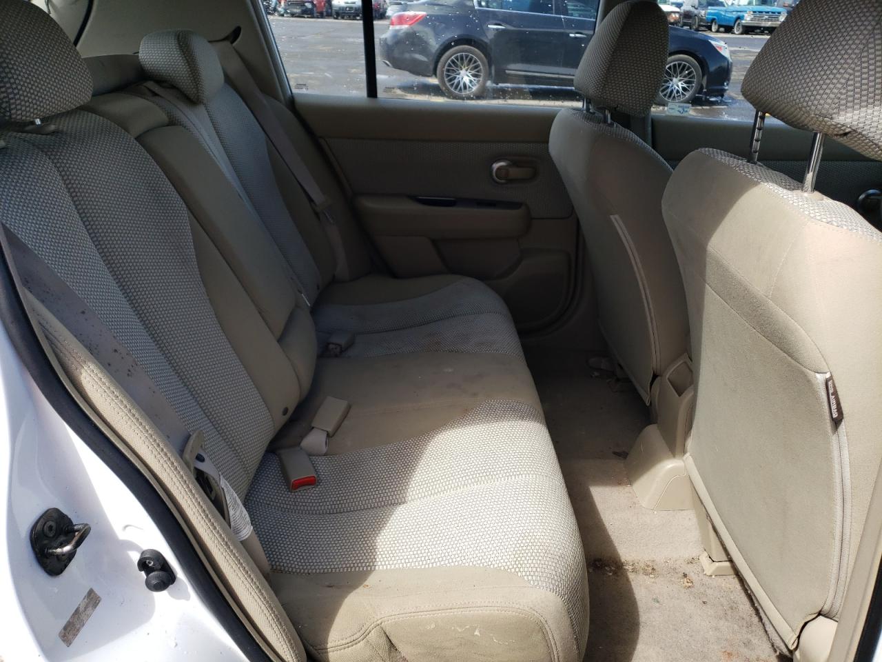 Photo 6 from auction – 2007 NISSAN VERSA S with VIN 3N1BC13E77L390026