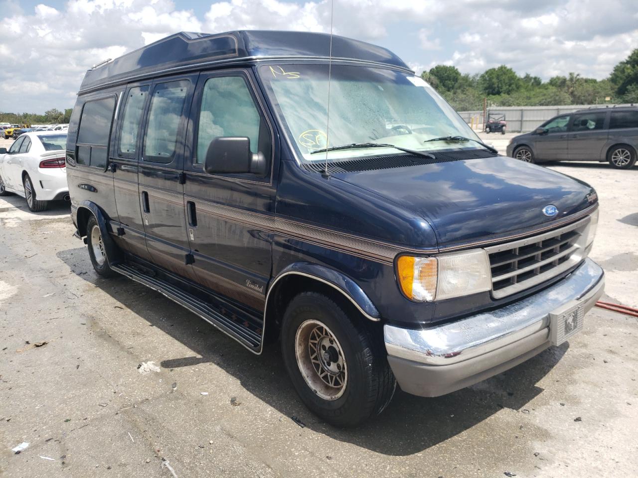 FORD ECONOLINE 1994 with VIN 1FDEE14H2RHB76846 - Photo from auction