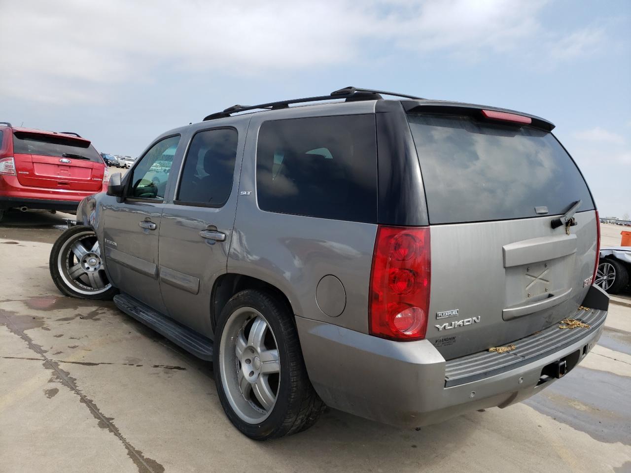 Photo 3 from auction – 2007 GMC YUKON with VIN 1GKFC13087R221617